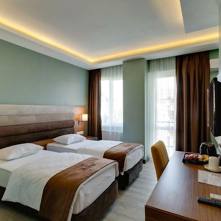 City Hotel Batoumi Extérieur photo