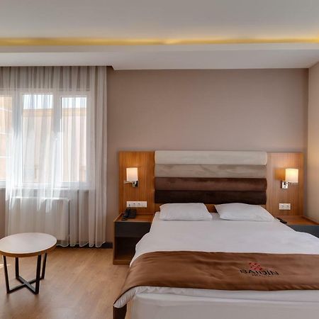 City Hotel Batoumi Extérieur photo