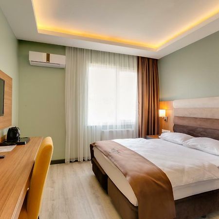 City Hotel Batoumi Extérieur photo