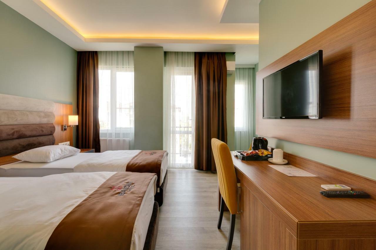 City Hotel Batoumi Extérieur photo