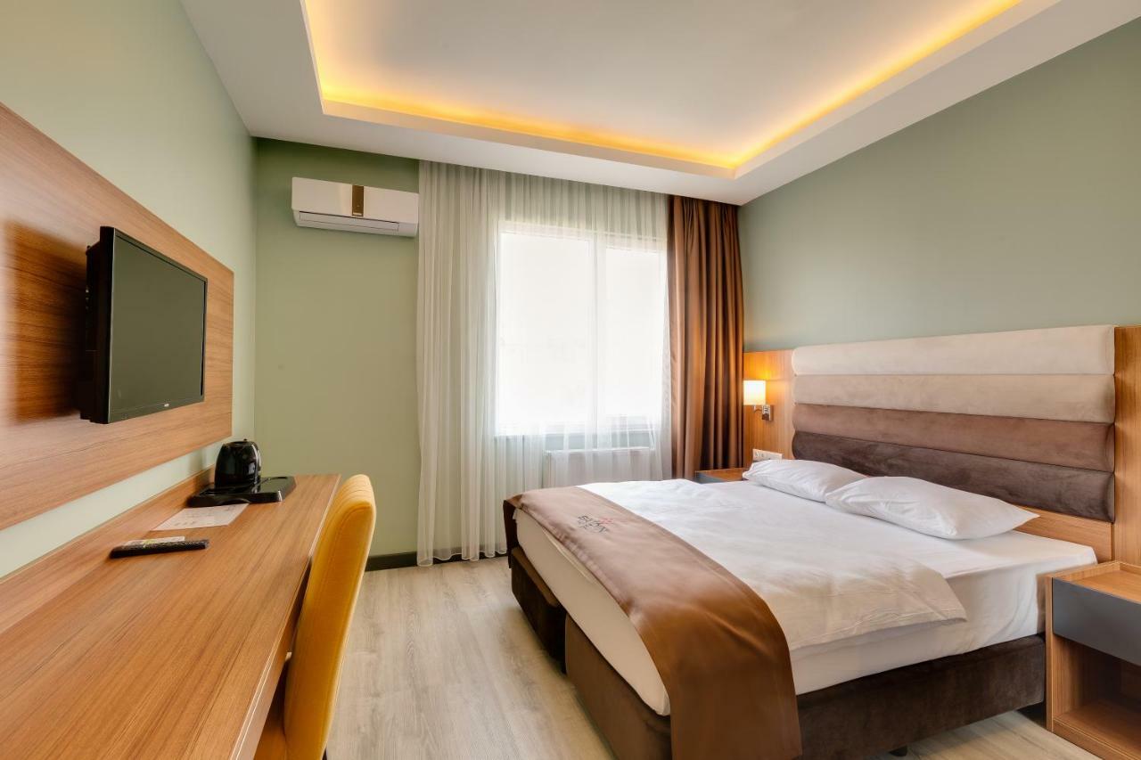 City Hotel Batoumi Extérieur photo